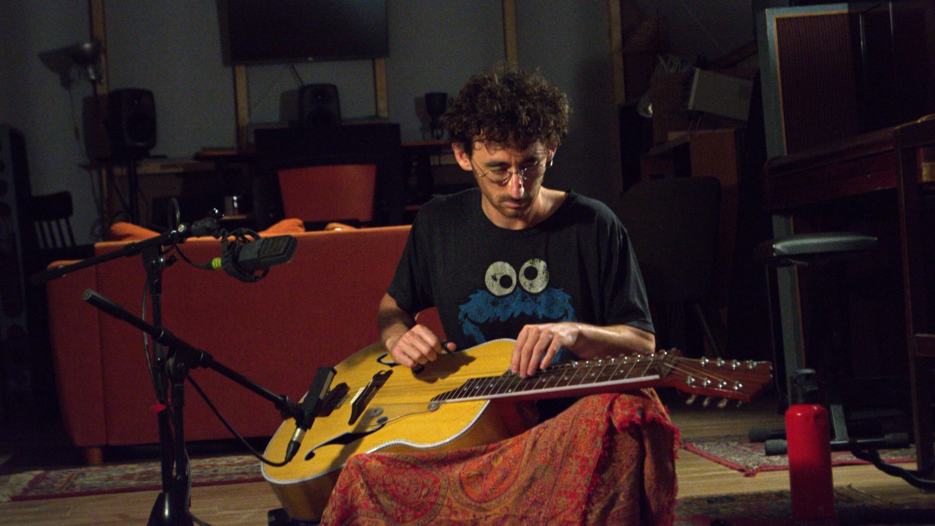 Itamar-Dagan-Solo_Photo-by-Miriam-Roth